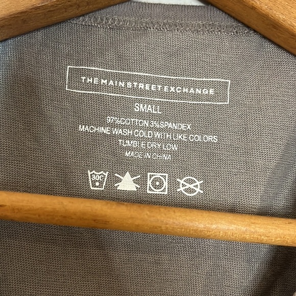 NWT The Mainstreet exchange womens  brynn color block tee charcoal and white - Picture 5 of 6